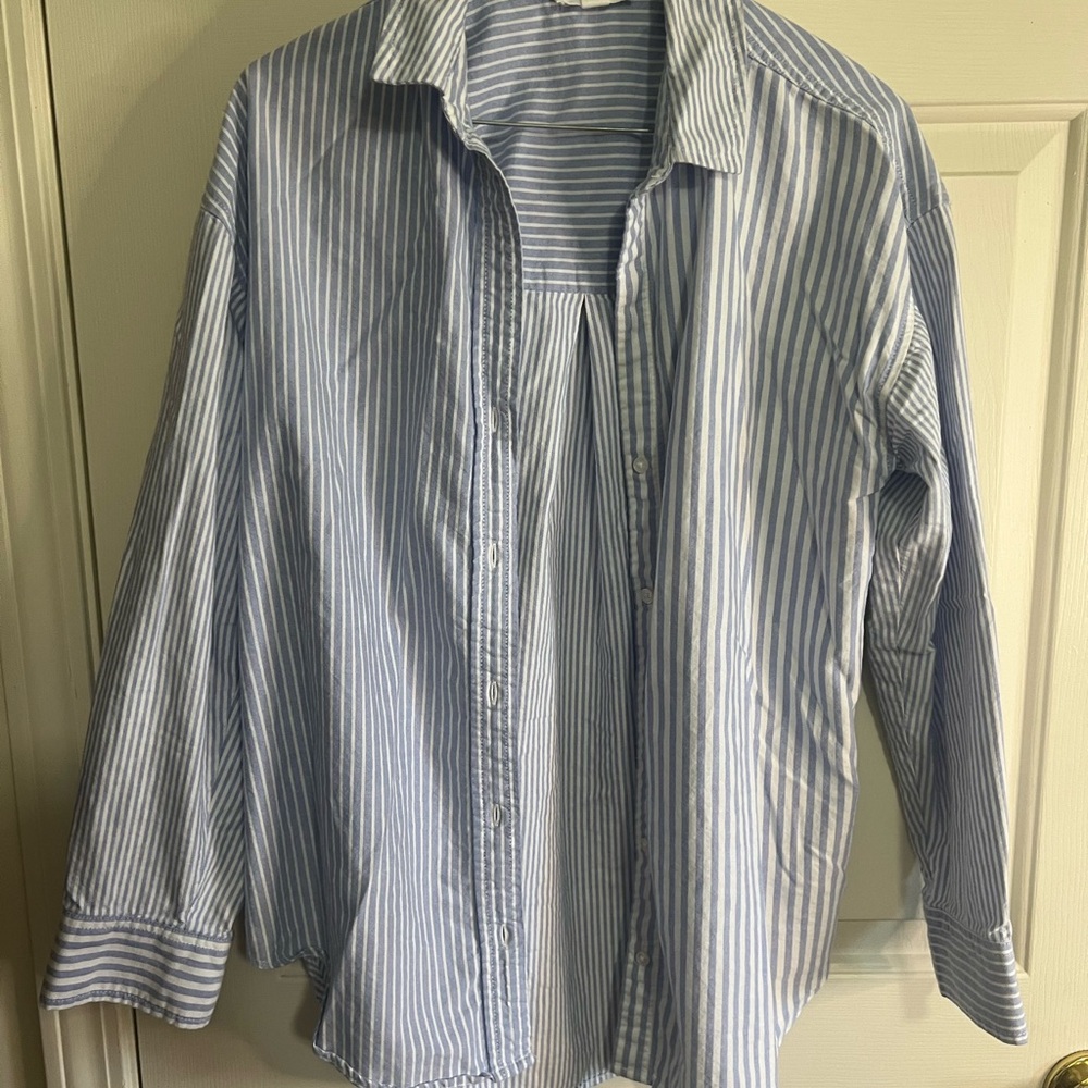 Beachlunchlounge Blue and White Casual Button Down Shirt